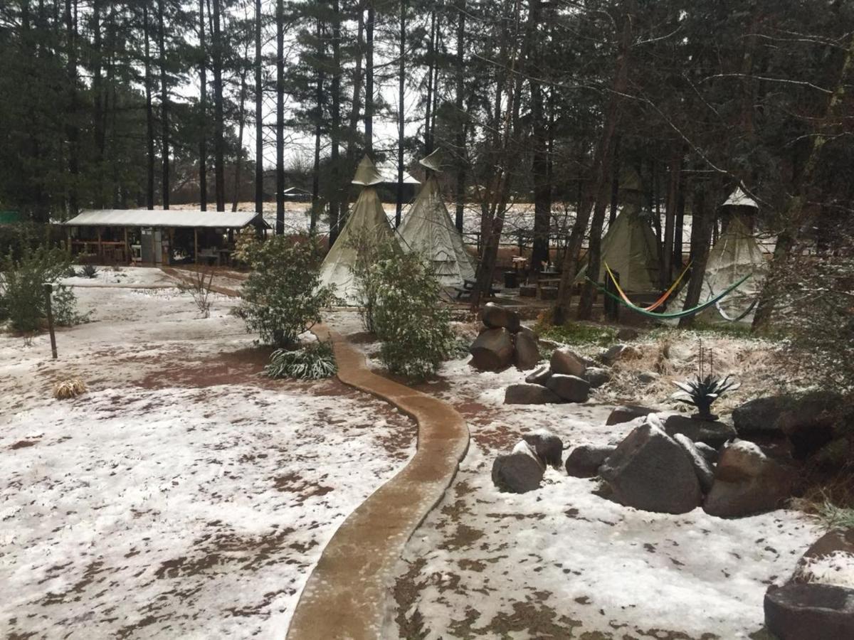 Hotel Nguni Moon Tepee Camp Underberg Exterior foto